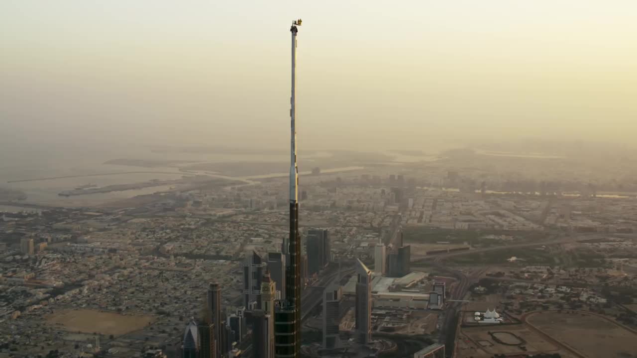 Burj khalifa world tower to parachute jumping