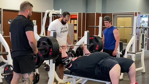 Bench Press 425 Pounds