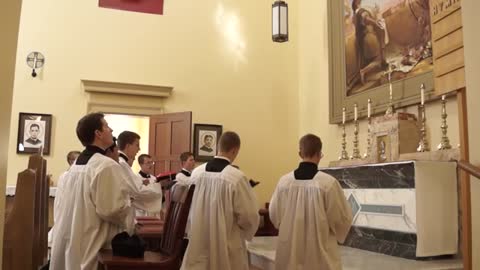 Salve Regina em tom solene