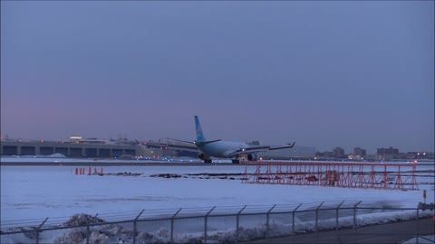 Airplane Landing