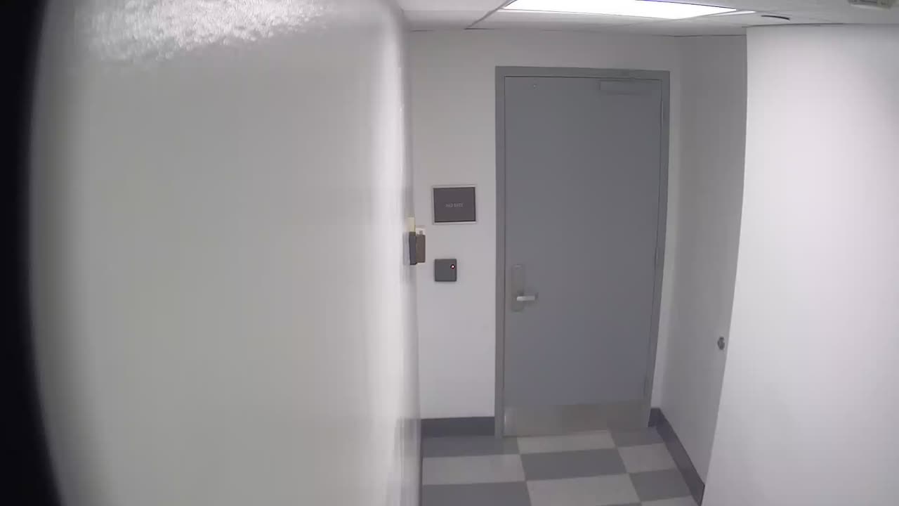 6141RHOBG1G101DStairwayLobbyEntry_2021-01-06_16h00min03s563ms.mp4