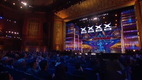 Richard Goodall Receives The GOLDEN BUZZER For Dont Stop Believin