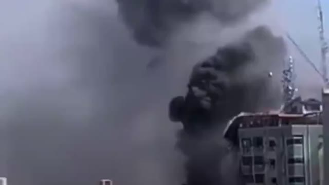 T occupation planes target the residential tower of Al-Shorooq in the center of Gaza Cityhh