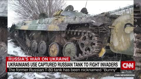 Ukrainian soldier uses Russian tank against Russian forces