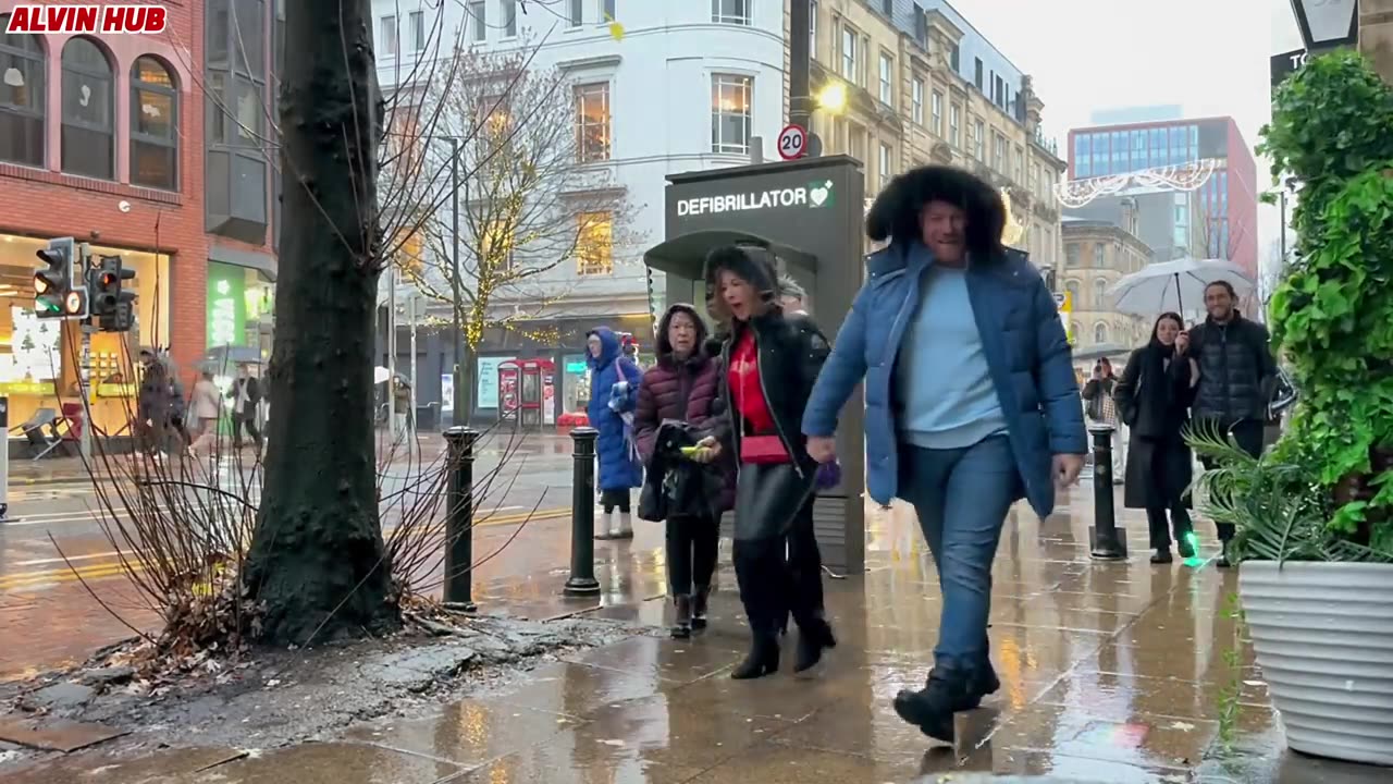 How Scare Prank Of bushman In England Got Everyone Screaming