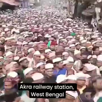 ❌ 😳 Arrivo di un treno alla stazione della città indiana di Calcutta...