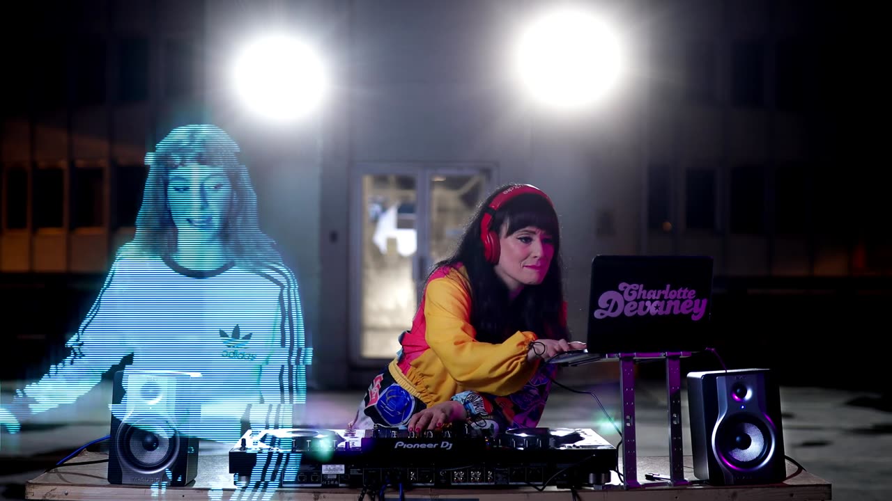 The Hologram Sessions w Charlotte Devaney, Fearless & Maddy V (DJ-Set).1080p