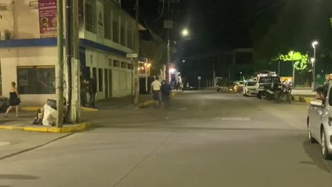 Officers Chase Alleged Thief After He Jumps Out of Police Car