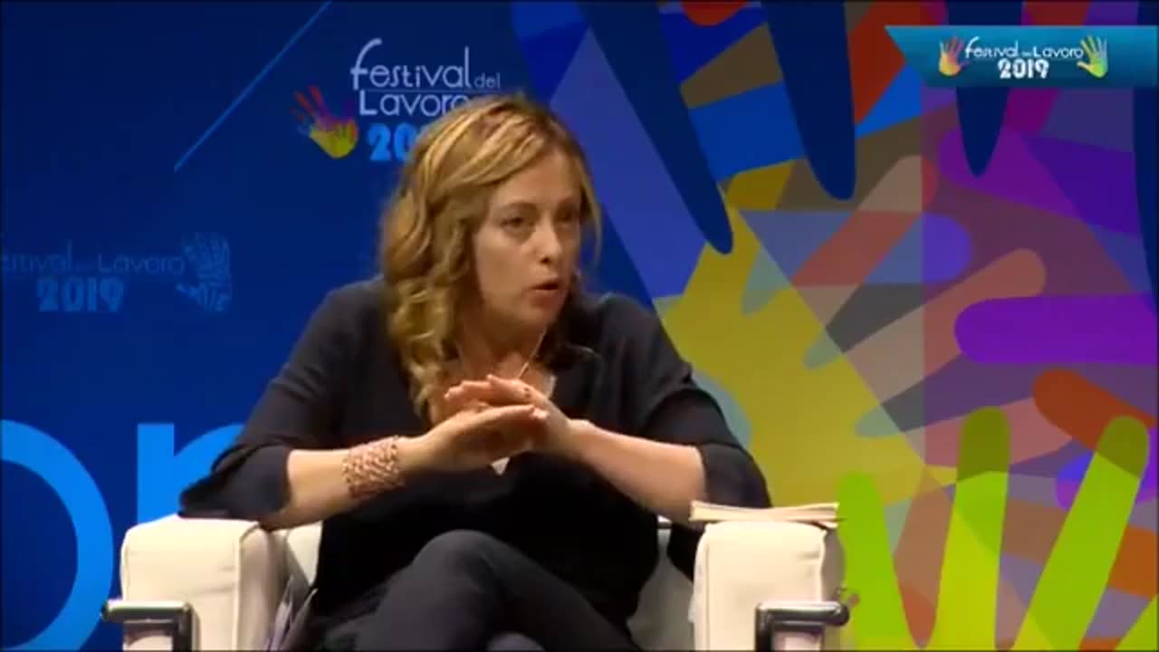 Quando Lady Aspen Giorgia Merdoni era favorevole al salario minimo.il 21 giugno 2019 diceva - "Io non sono contraria al salario minimo" -E concludeva " Se il governo vuole essere credibile,dovrebbe iniziare ad aumentare gli stipendi