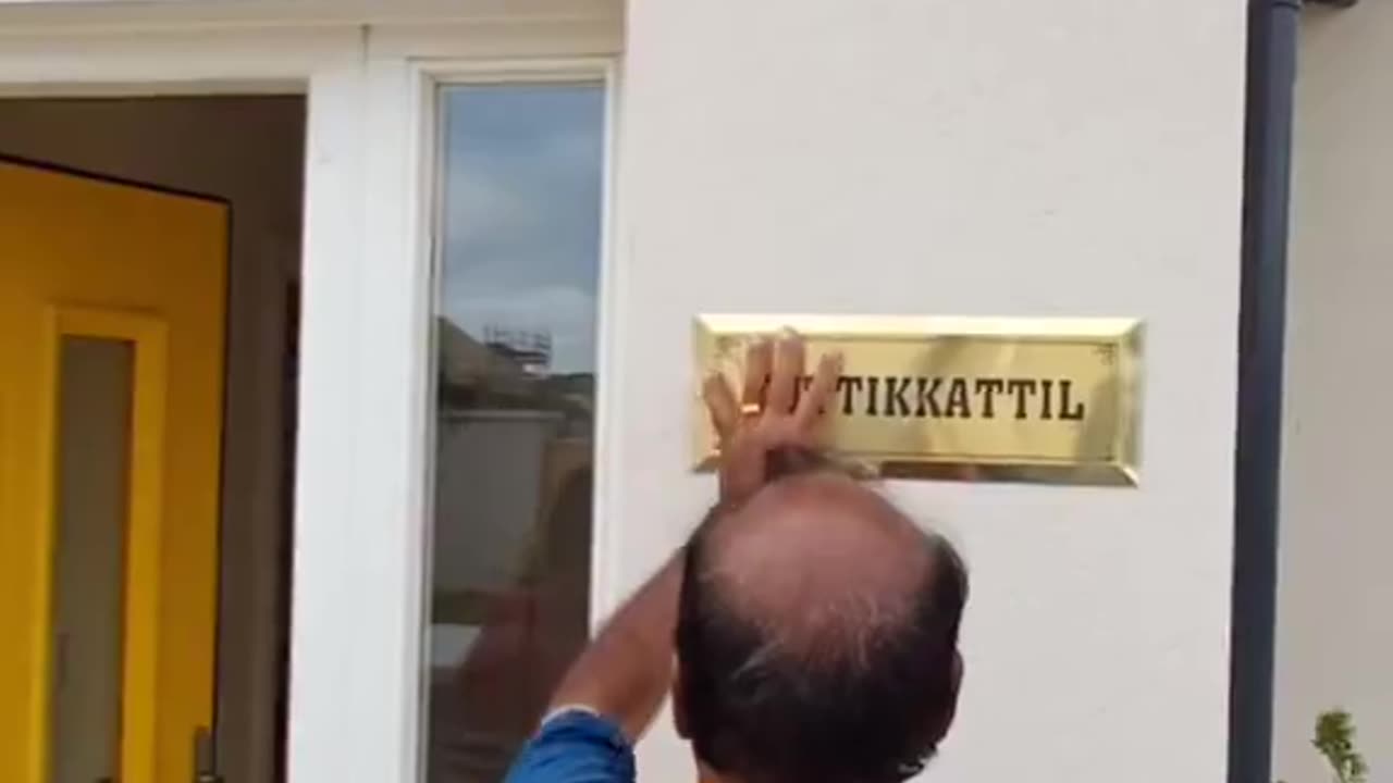 📍Limerick, Ireland Another house bought up by Indians. Our tiny island is being