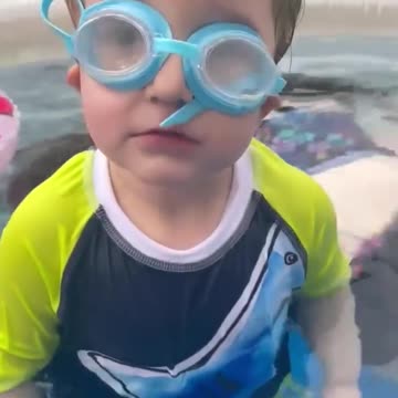 The kid is hilarious! 😂😂😂