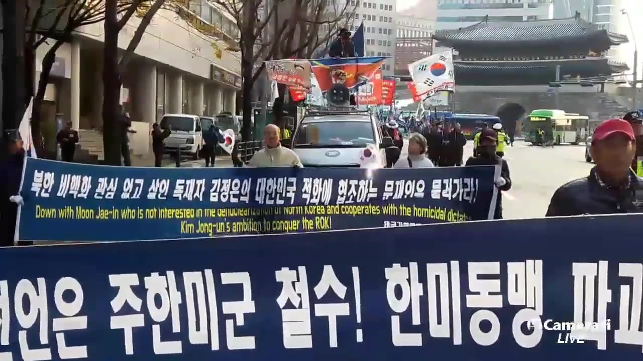 20181126_V3_S04(dGKY93barew)행진 도중 훌라송 작사자인 국본 민중홍 총장과 잠깐 한마디