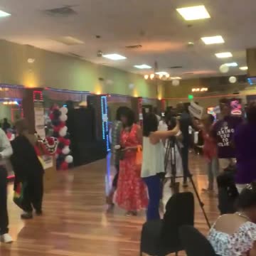 The HONEYMOON is OVER. Kamala's Rally in deep blue Philly brought in 68 people.