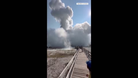 Eruption At Yellowstone Rattles Tourist, Forced To Run For Cover