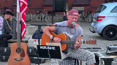 Greifswald - Stefan Krähe seine Lieder regen zum Nachdenken an 26-08-2024