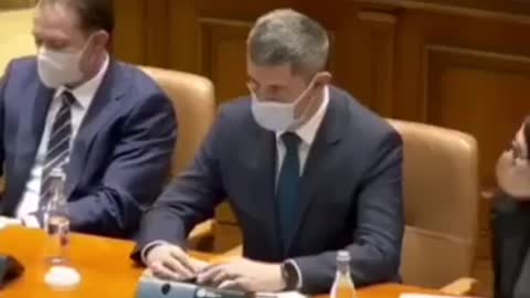 Dan Barna are slugi ! Asa am ajuns ?!