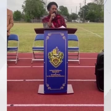 Democrat Congresswoman Sheila Jackson Lee says the MOON is made up of mostly GASES!