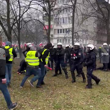 Police are announcing the massive use of force! There is a call for journalists to