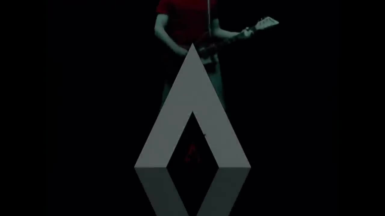 The White Stripes - Seven Nation Army (Official Music Video).