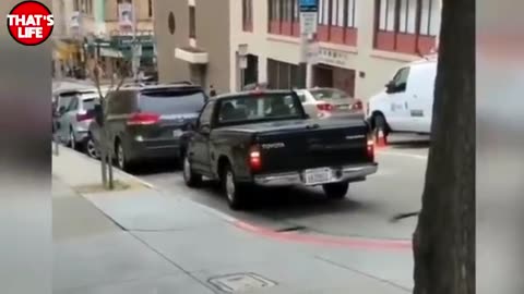 Funny WOMEN FAIL IN TRAFFIC - 💋 Women Drivers NO Skill | Funny Fails best of 2018 👠