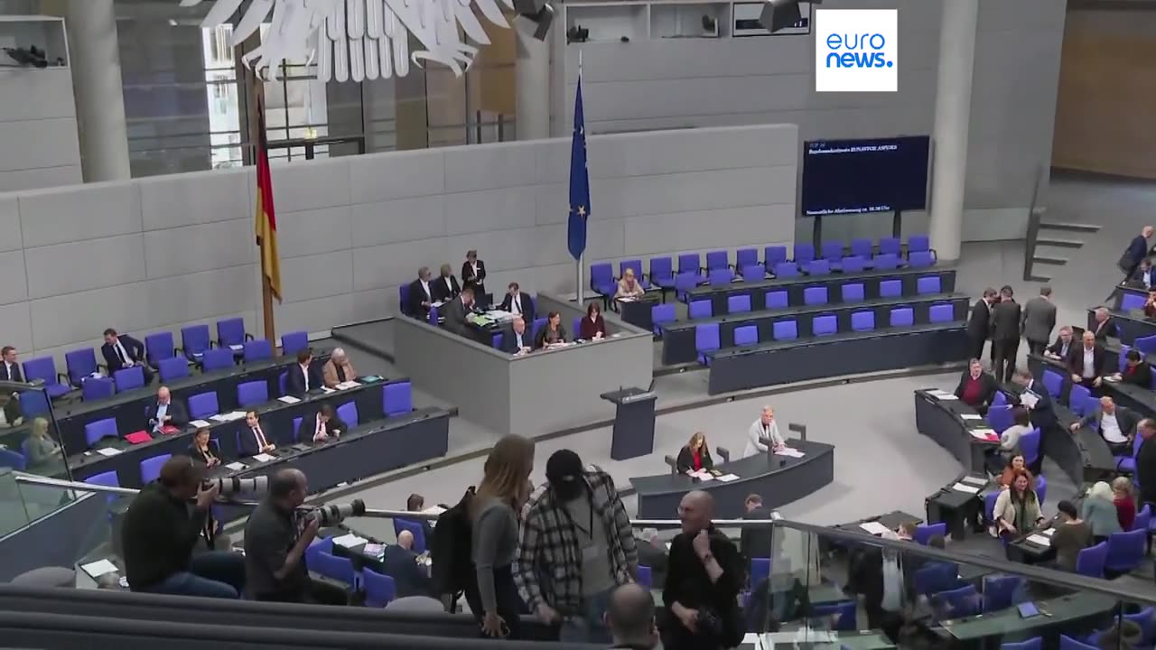 CURIOSITà EUROPEE La Germania ha legalizzato la cannabis e l'hashish dal 1 aprile 2024 è diventato legale detenere fino a 25g e fino a tre piante coltivate a persona non a scopo commerciale e senza limiti di THC,ha ora la legge più liberale in UE
