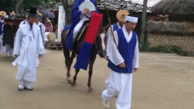 Korean wedding parade