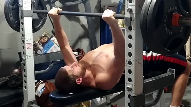 225 bench couldn't rack the sixth rep