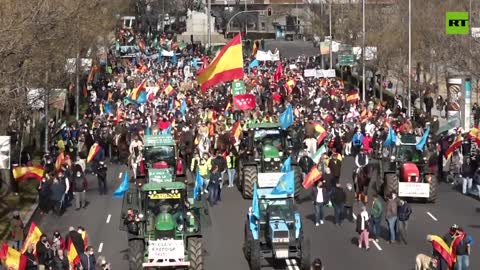 Thousands in Madrid Demand Improvements to Rural Economy