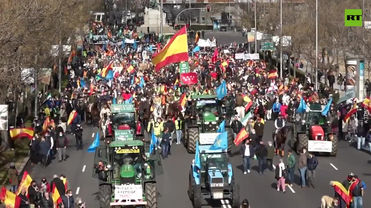 Thousands in Madrid Demand Improvements to Rural Economy