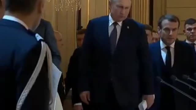 Vladimir Putin - Volodymyr Zelenskyy - Angela Merkel - Putin style whatsapp status #putin