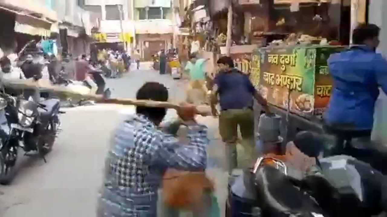 JUST IN FROM INDIA - MASSIVE STICK FIGHT. (MY MONEY IS ON THE BIG DUDE WITH RED HAIR)😳😆😆😳