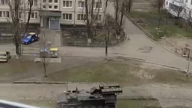 25.02.2022 Ukraine second video of insane ukrainian battle vehicle