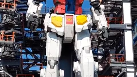 Life size and moving Gundam in Yokohama Japan