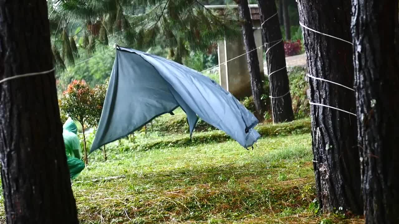 SOLO CAMPING - BERKEMAH DI SAAT HUJAN DAN MENIKMATI SECANGKIR KOPI. ASMR-3