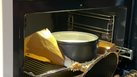 Bottom Falls Out From Cake Pan