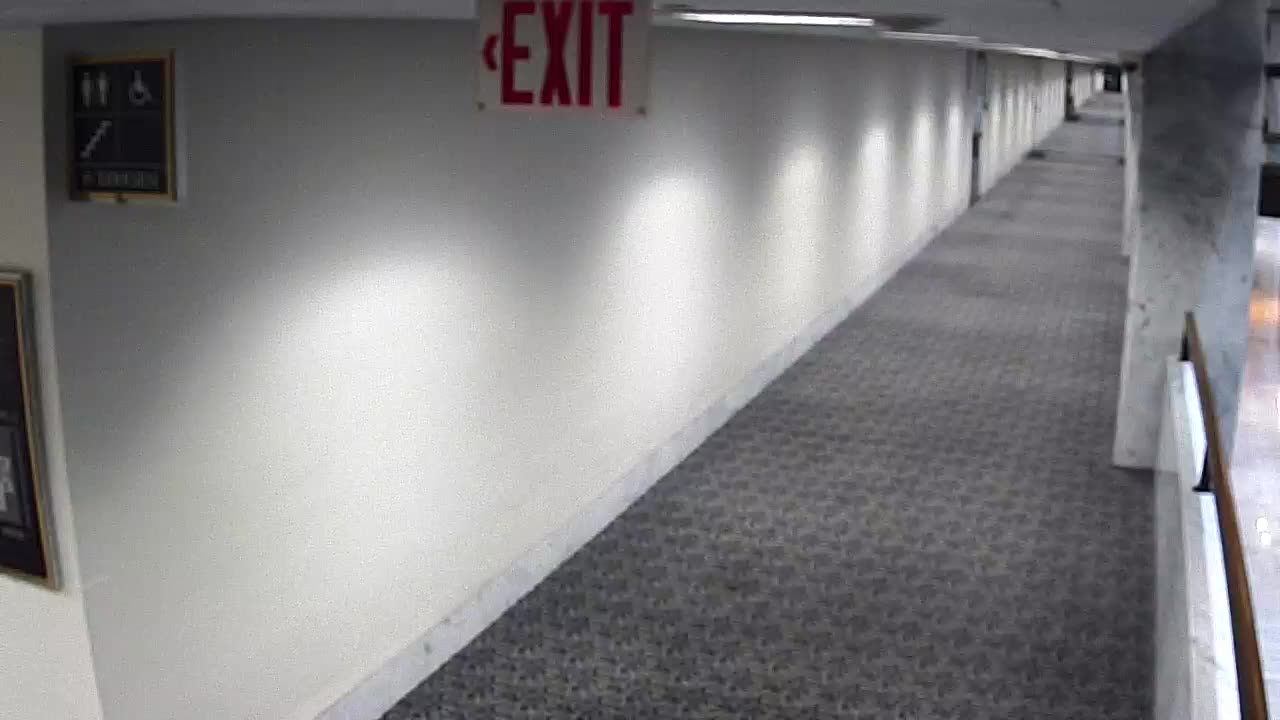 1469HSOB02SH211Hallway_2021-01-06_01h00min01s023ms.mp4