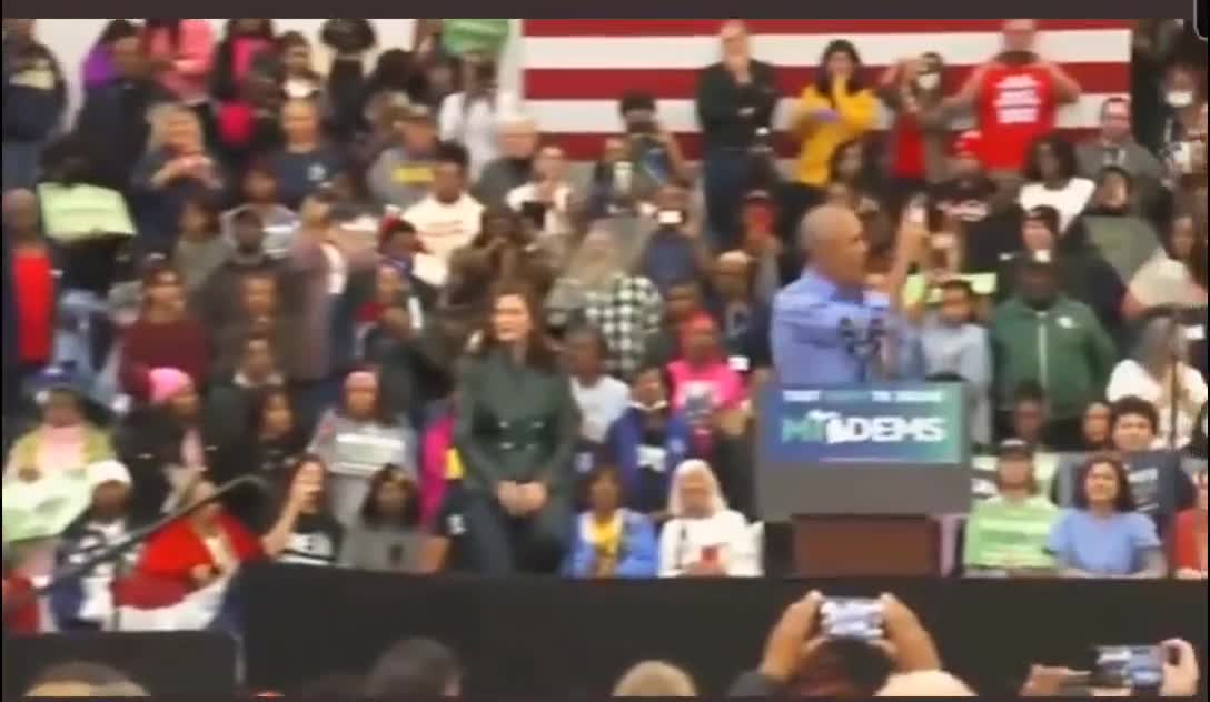 Barack Obama Cant Stop the crowd (FJB)