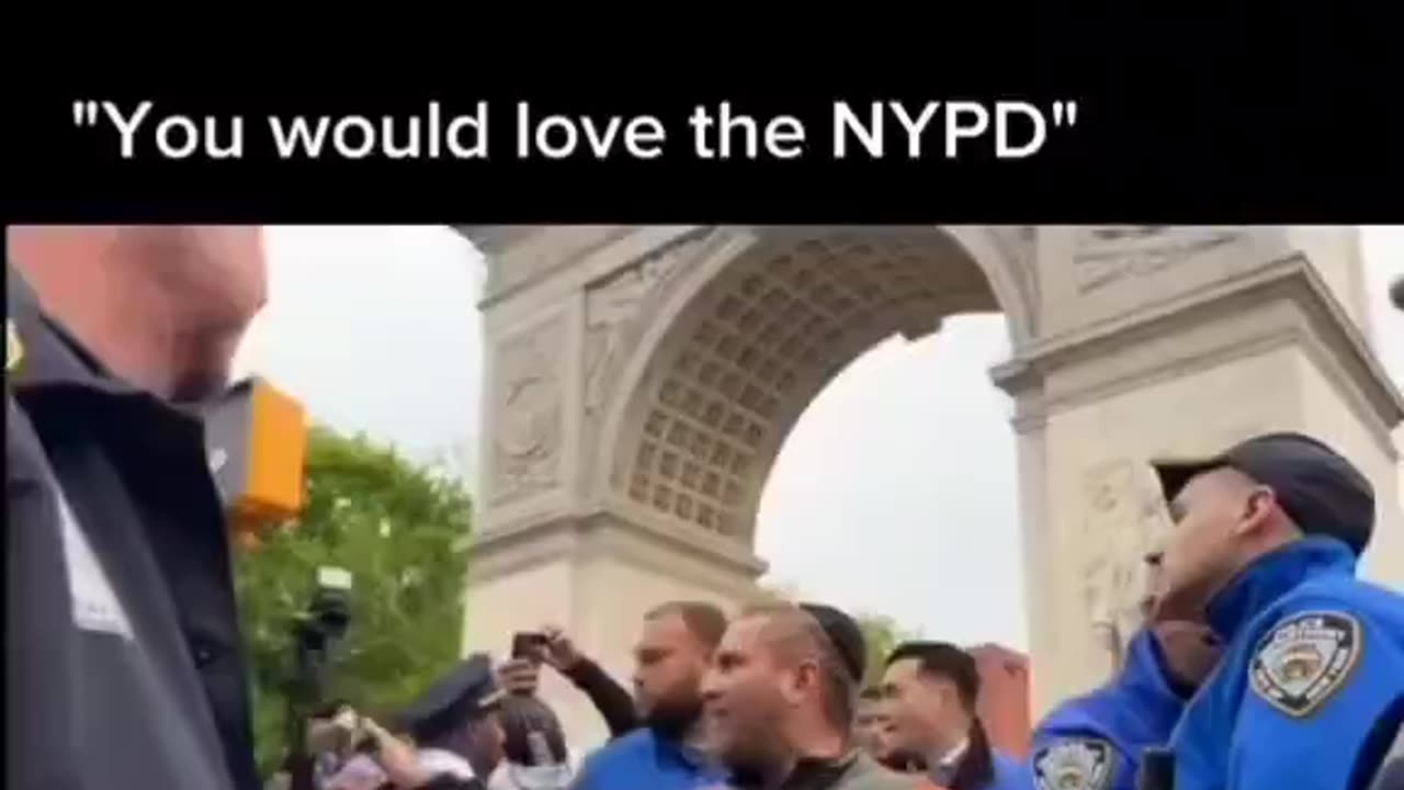 Rabbi Shmuley Boteach tried to stage a provocation during a peace protest & played the "Anti Semitism card" with the NYPD until an officer explained to him that there are 100's of pro Palestine Jews on the peace protest