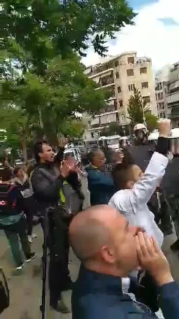 ΕΙΝΑΙ ΠΟΛΛΑ ΤΑ ΦΡΑΓΚΑ ΤΟΥ ΜΠΟΥΡΛΑ.