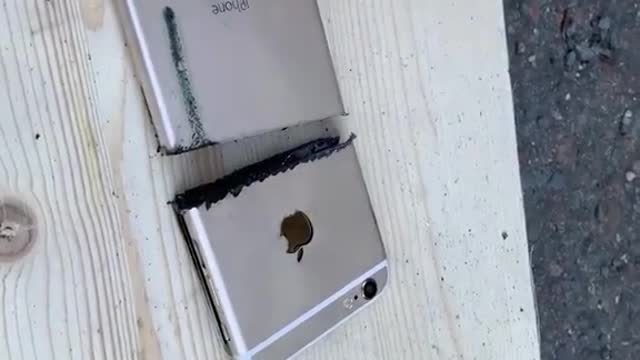 iPhone Vs BLADE