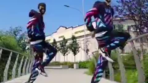 Twins Dancing Neon Mode 😱🔥