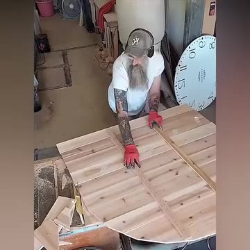 See how he makes a round table
