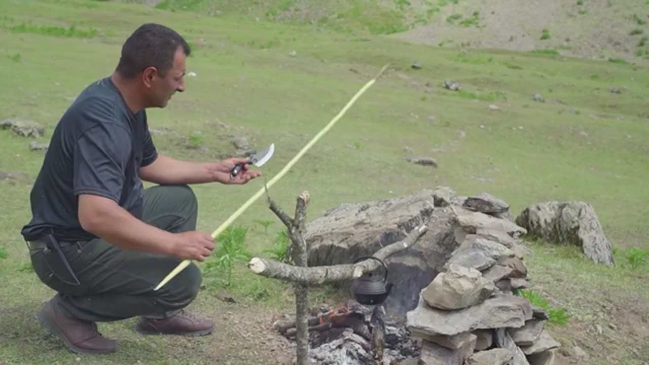 Cooking Huge Doner Kebab in the Wild! Unique Building Techniques