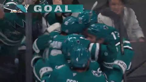 NHL - TYLER TOFFOLI GIVES THE SHARKS THE LEAD 🦈