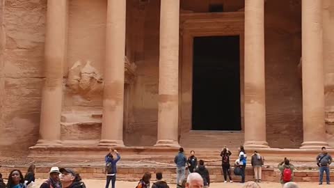 the great city of Petra in Jordan