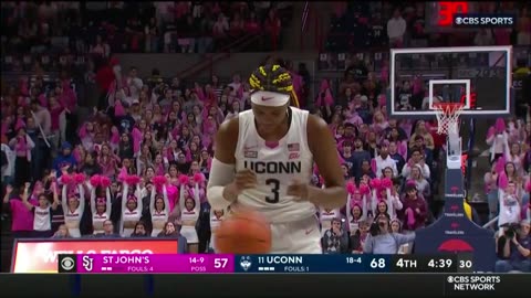 Sports College Basketball 🏀 - PAIGE BUECKERS BEHIND-THE-HEAD PASS