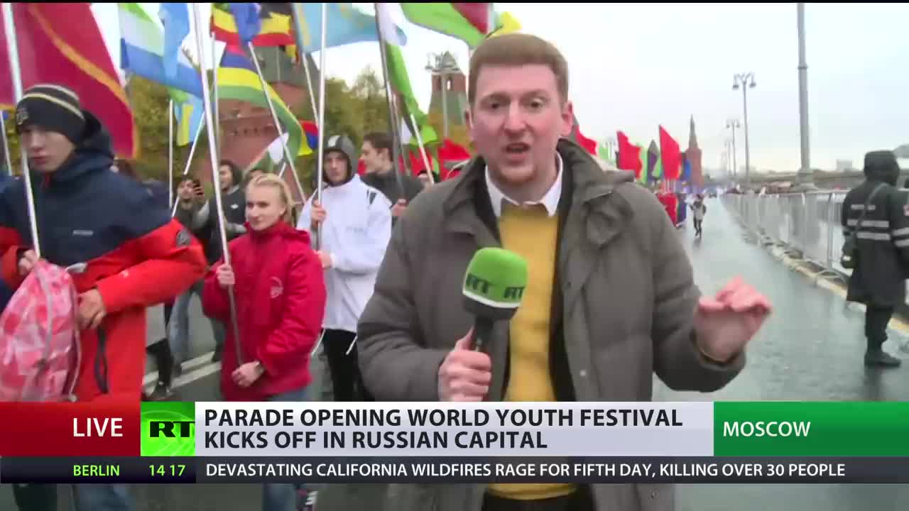 Communist 2017 World Youth Festival parade kicks off in Moscow