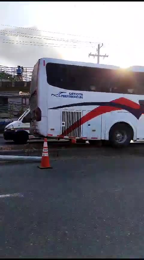 Se estallan llantas de bus de Brasilia en Turbaco