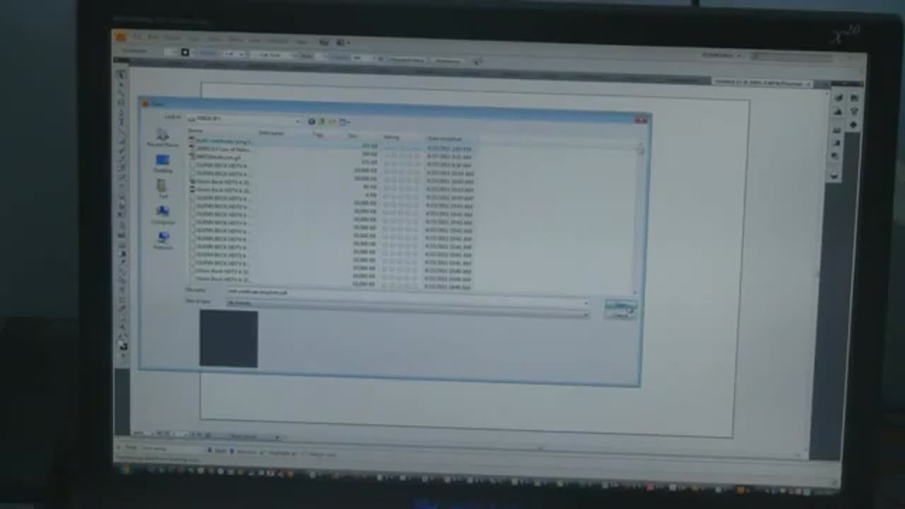 Professional Graphics Designer Agrees It_s A Fake 1 of 4