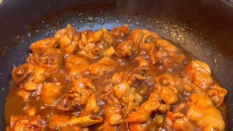 Braised chicken in shallot oil